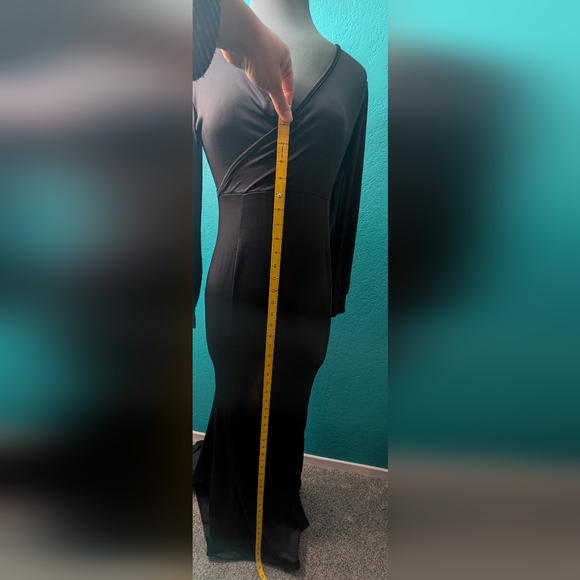 Elegant Black Long-Sleeve Wrap Maxi Dress - Picture 11 of 11